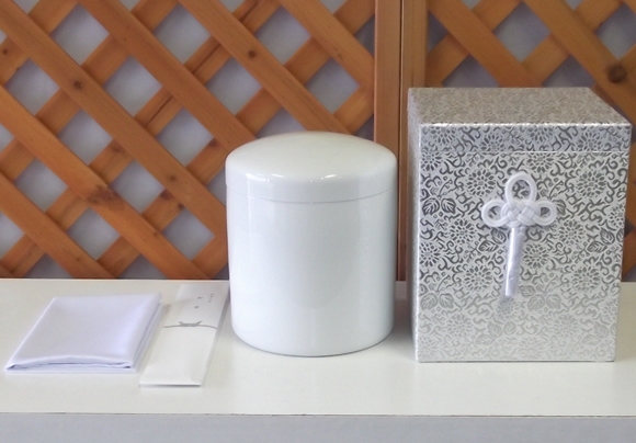 拾骨用品一式(白壺) 拾骨用品一式(白壺)